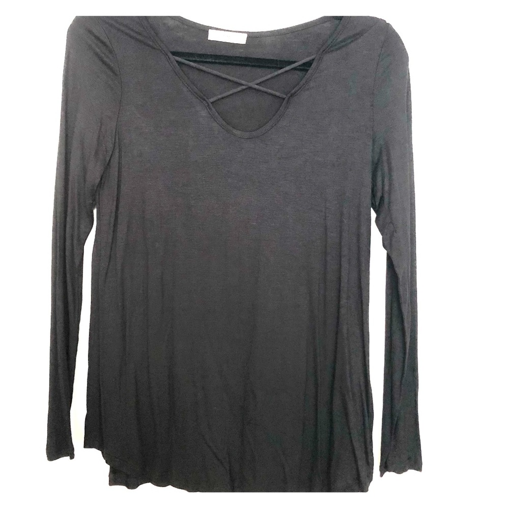 Black top - Picture 3 of 4